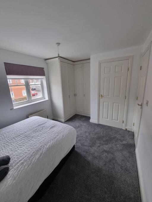 Maidstone Villa 3 Bedroom Free Sports Channels,Parking Sleeps 7 Exterior foto